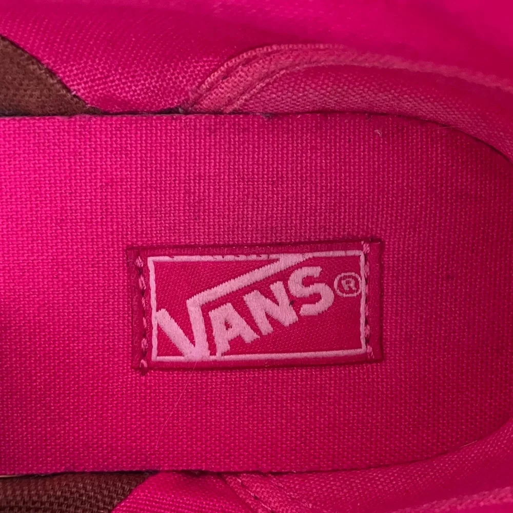 Vans Chukka Boot Women’s Size 5 Suede Tribal Print Pink Lined Sneakers
